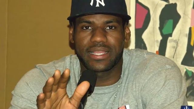 LeBron James’ Wife Savannah Brinson Posts Cute Photo Of NBA Legend With Daughter Zhuri смотреть онлайн