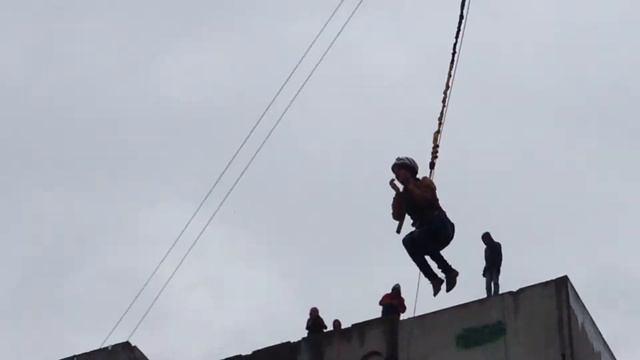 стрибок з 9 поверху