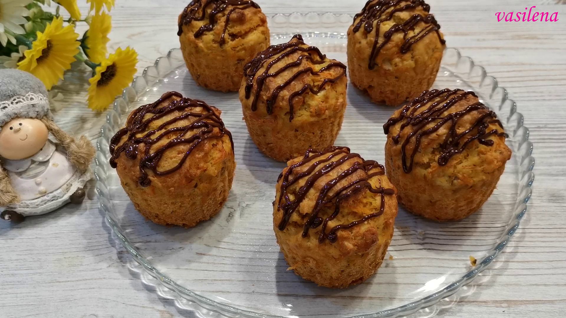 МОРКОВНО-ОРЕХОВЫЕ КЕКСЫ . НЕЖНАЯ И АРОМАТНАЯ ВЫПЕЧКА .