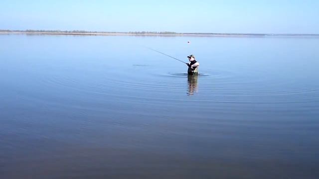 Максим удит на нахлыст смотреть онлайн
