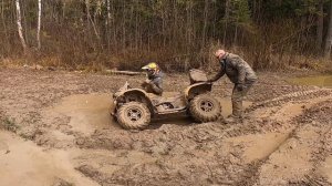 Грязевая покатушка на квадроциклах.