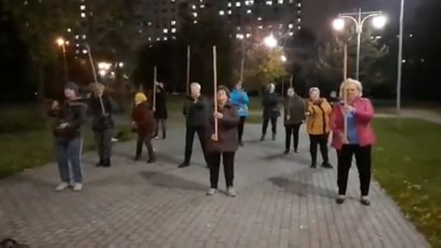 Цигун. Несколько упражнений с палкой. Упражнение 3 смотреть онлайн