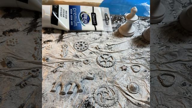 Mixed Media Rose Pedestal смотреть онлайн