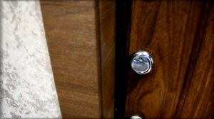 Ночная задвижка входной двери. Что НИКОГДА нельзя делать и как это потом ИСПРАВИТЬ!