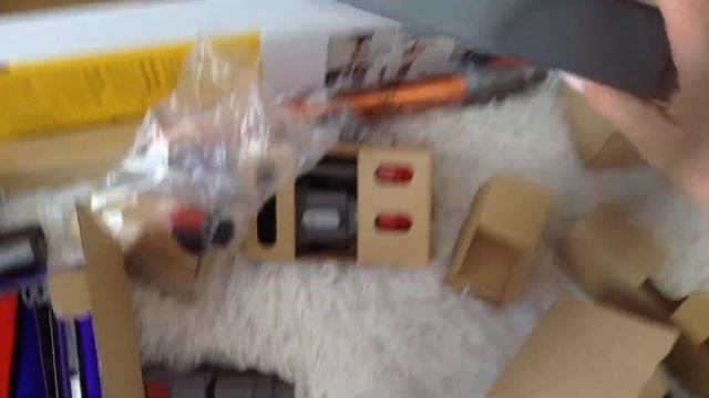 мини обзор Dyson Cyclone V10 Absolute смотреть онлайн