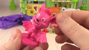 Кеша ГОТОВ к Хэллоуину - Классные новые игрушки! Мультики Ми-ми-мишки с игрушками для детей