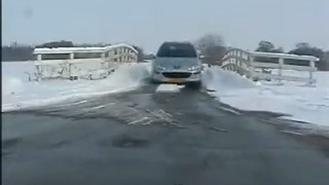 Peugeot 407 SW смотреть онлайн