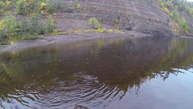 Форсировал вываживание, камни, сёмга = обрыв)