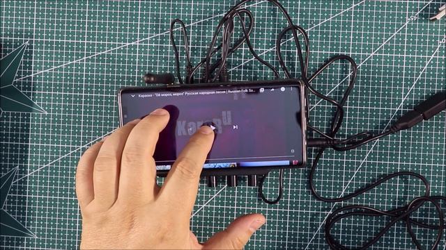 Портативная караоке система с двумя беспроводными микрофонами и входом USB AUX смотреть онлайн