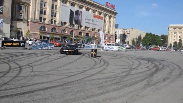 Автошоу 4-6 мая пл.Свободы г.Харьков (Солли Плюс Renault) смотреть онлайн