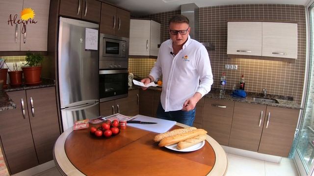 Испанская Сангрия в домашних условиях | Рецепты испанской кухни от Дениса Курбатова смотреть онлайн