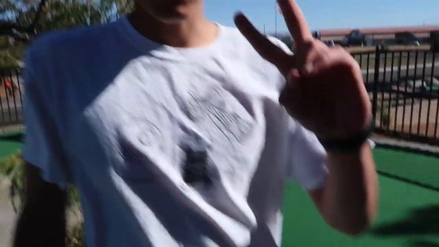 Crazy Mini Golf Game!