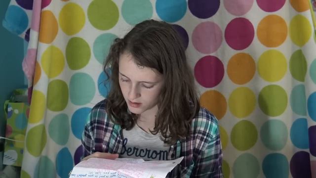 Fan Mail Opening #4! смотреть онлайн