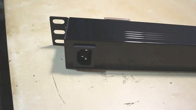 RC19 БР10-008 П Блок розеток 19 дюймов, 220В, 1U, гнездо под шнур, 16А, пластиковый корпус смотреть онлайн
