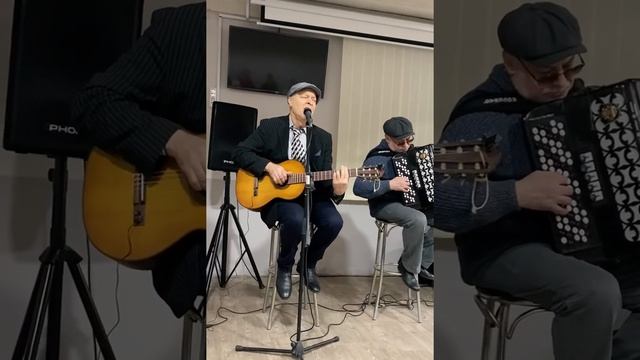 Алексей Семенищев поёт песню А. Вертинского «Марлен»