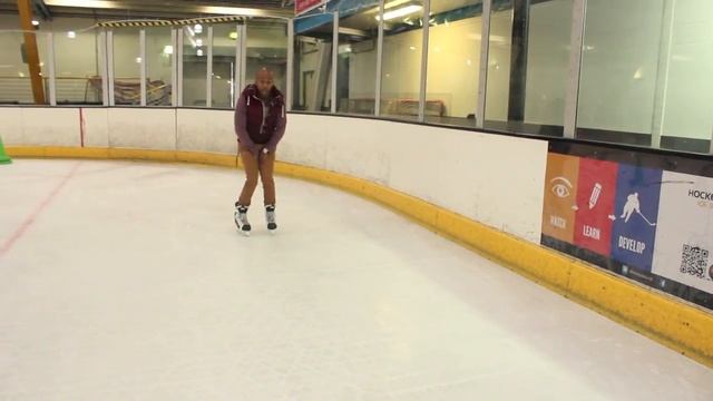 How To Skate Backwards For Beginners - First Time Backward In Ice Skating & Hockey смотреть онлайн