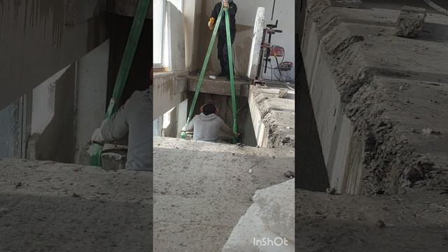 Резка проёма под лестничный марш стенорезной машиной (г.Ялта) смотреть онлайн