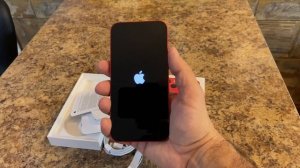 Айфон 13 красный. iPhone 13 red. Распаковка нового айфона. Краткий обзор.