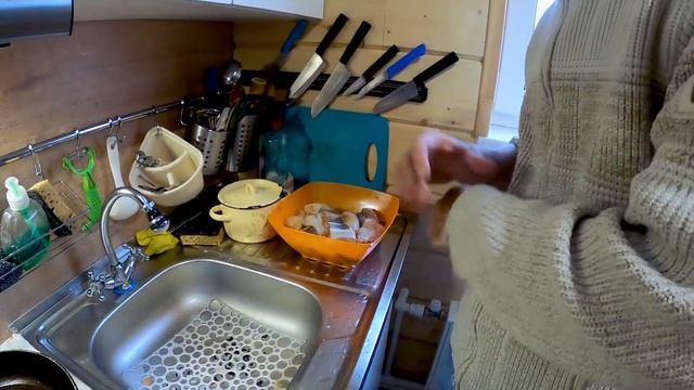 Териберка - достопримечательности | Кладбище кораблей, водопад, школа, пляж Драконьи яйца