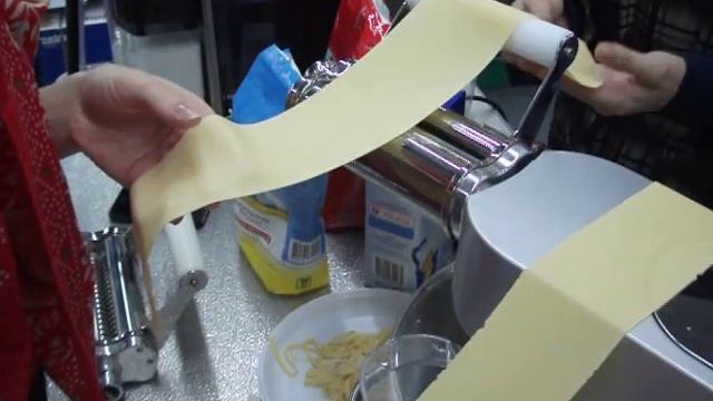 комбайн Kenwood раскатка и нарезка лапши (пасты) смотреть онлайн