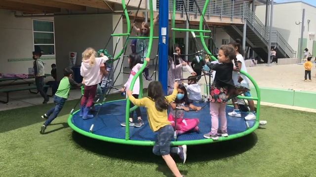 "Whirligig" Play Structure смотреть онлайн