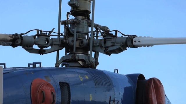 Kamov KA 32 Fire Fighter (Close view) смотреть онлайн