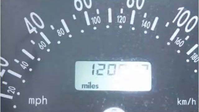 2002 Volkswagen New Beetle available from Jordan Auto's смотреть онлайн