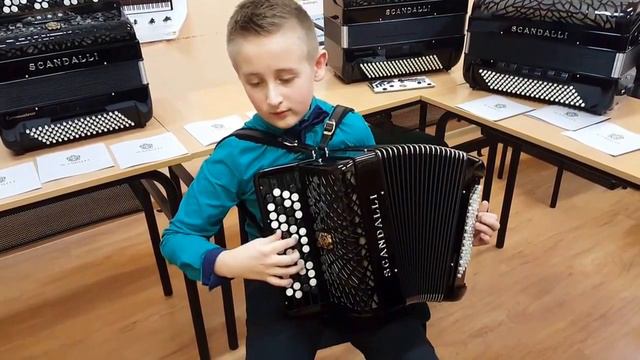 Scandalli C111 - Leon Dędek - Krokodyl Giena смотреть онлайн