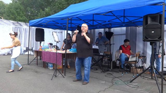 Д. Евсеев-Розовые розы+Зелёные глаза(в парке) смотреть онлайн