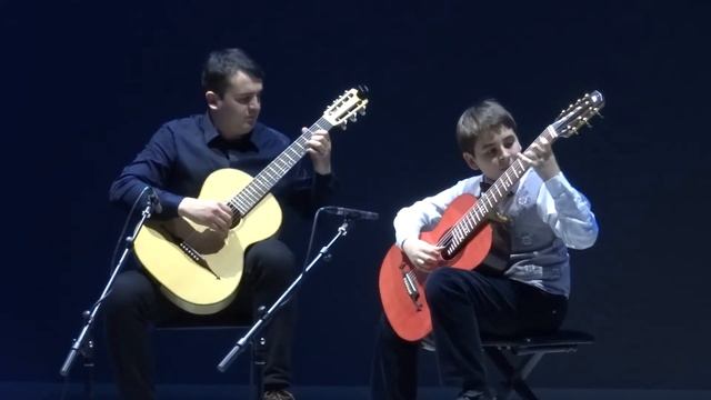 "Полька Соколова" в обр.С.Д. Орехова исполняет дуэт в составе: Руслан Нуруллин, Евгений Аксенов смотреть онлайн