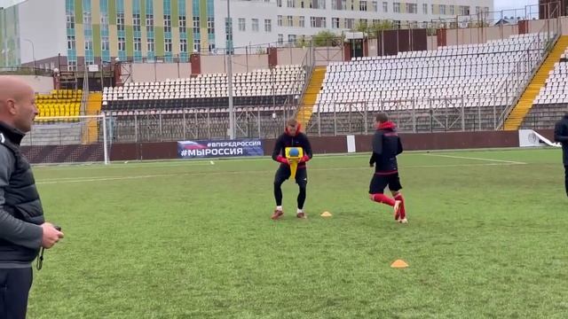 Тимбилдинг на тренировке 06.09.2022 | Амкар Пермь смотреть онлайн