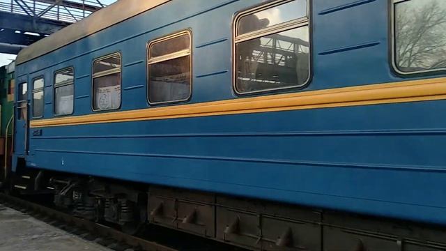 Тепловоз ЧМЭ3-3872 с поездом №105 Кишинёв - Бухарест, станция Кишинёв смотреть онлайн