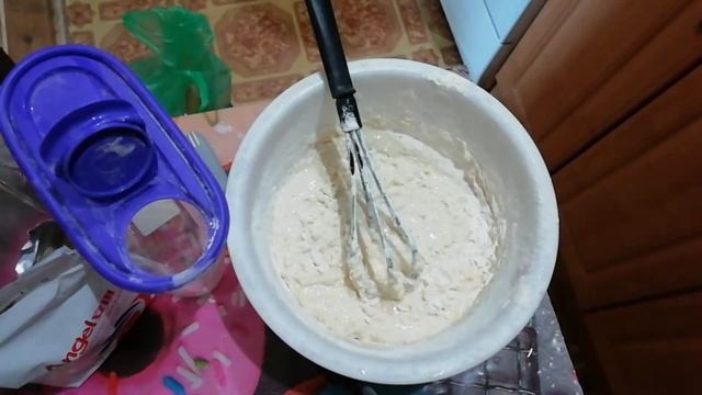 Готовлю кушать и пеку пирожки. смотреть онлайн