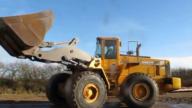 VOLVO L220D смотреть онлайн