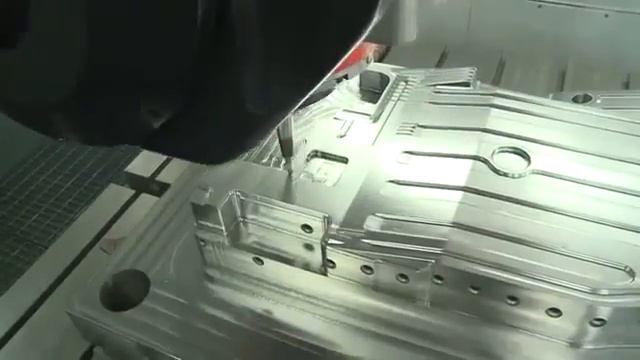 TRIMILL. Процесс фрезерования на станке VU3019. смотреть онлайн