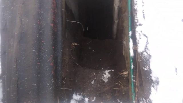 Как выжить в лесу зимой. Мороз -15°. Землянка в снегу. 3 правила как выжить в лесу.?️❄️ смотреть онлайн