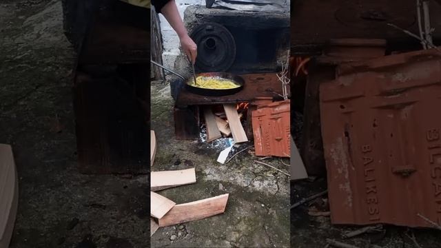 #canlıyayın Nede Güzel Olur Odun Ateşinde Kara Tava Kızartması Yapıyoruz