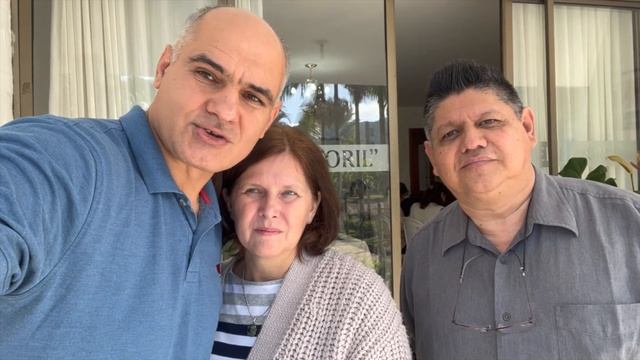 COLUMBIA - oameni blânzi, fructe exotice și colibri care pozează la cameră смотреть онлайн