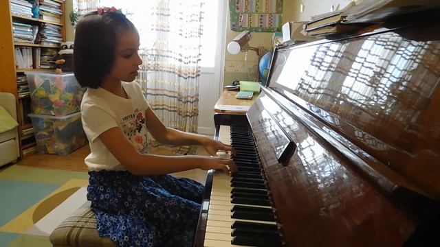 Марианна Лемешкина, 7 лет. П.И.Чайковский "Неаполитанская песенка" смотреть онлайн