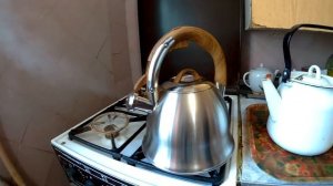 Чайник со свистком Maestro MR-1320W 3 л в работе