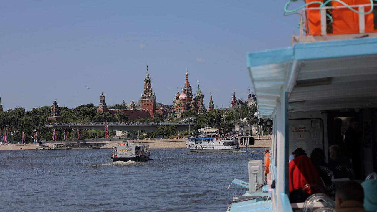 Москва июнь 2023 г. День третий, часть один. Речная прогулка по Москва реке. смотреть онлайн