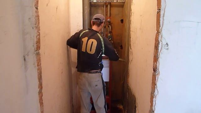 Подготовка  места под бойлер , инсталляцию .