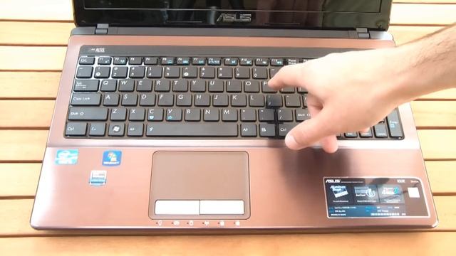 ASUS K53E Notebook Hands-on Review смотреть онлайн