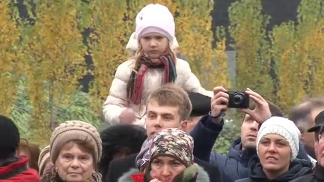 В Санкт-Петербурге увековечен подвиг гвардейцев-десантников 6-й роты смотреть онлайн