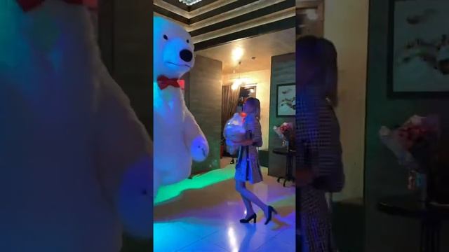 Неожиданный гость пришёл на праздник ☺️ смотреть онлайн