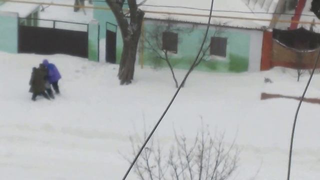 Пьяные переворачивают трактор смотреть онлайн