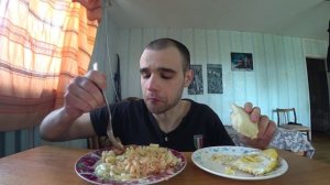 МУКБАНГАСМР МАКАРОНЫСОСИСКИСОУСХЛЕБи ЯИЧНИЦАОБЖОРОБЕД EATINGASMRMukbang#177