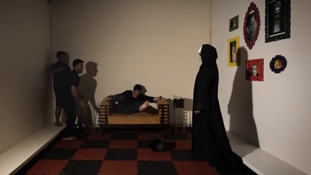 Extreme Living In Haunted Room For 24 Hrs Challenge | Hungry Birds смотреть онлайн