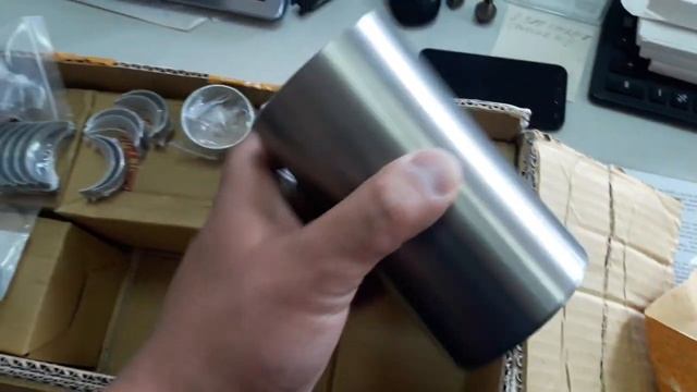 Получили запчасти двигателя KUBOTA. смотреть онлайн