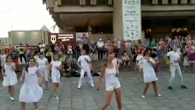 Бачата в белом с Latin Motion смотреть онлайн